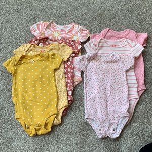 7 Carter’s 3 month bodysuits